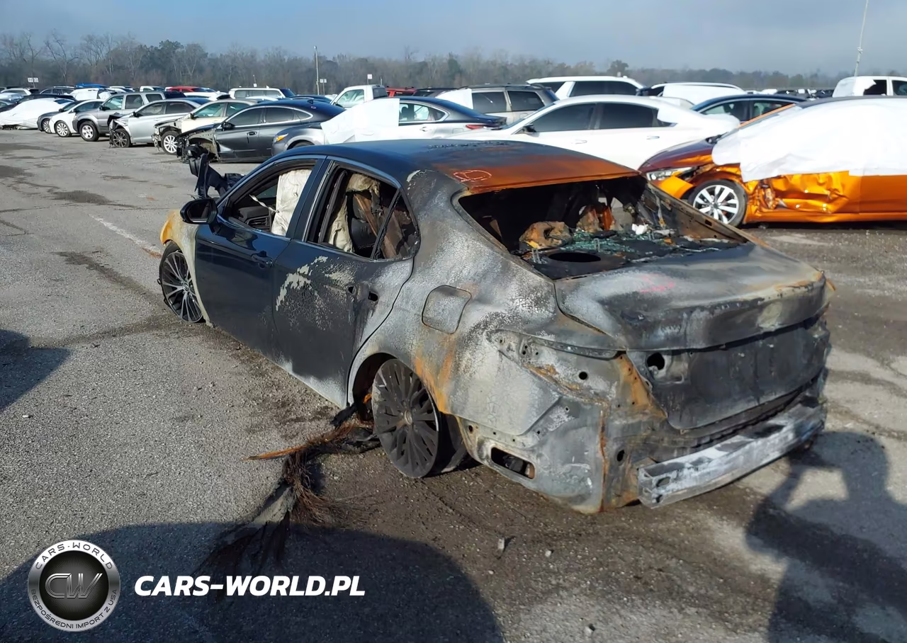 2018 Toyota Camry Se VIN:4T1B11HK2JU628522 - 3