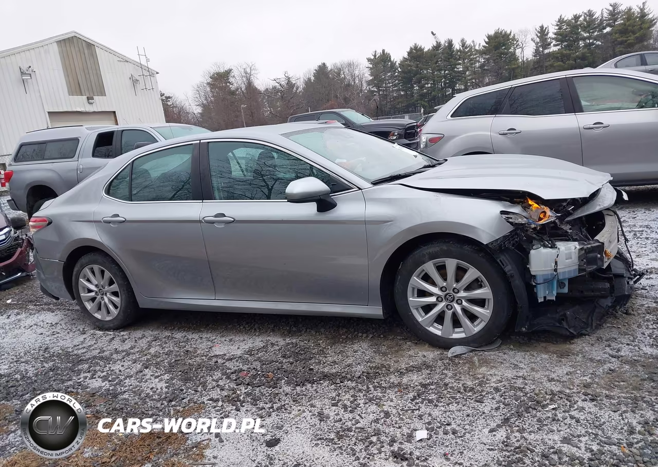 2020 Toyota Camry Le VIN:4T1C11AK3LU882628 - 13