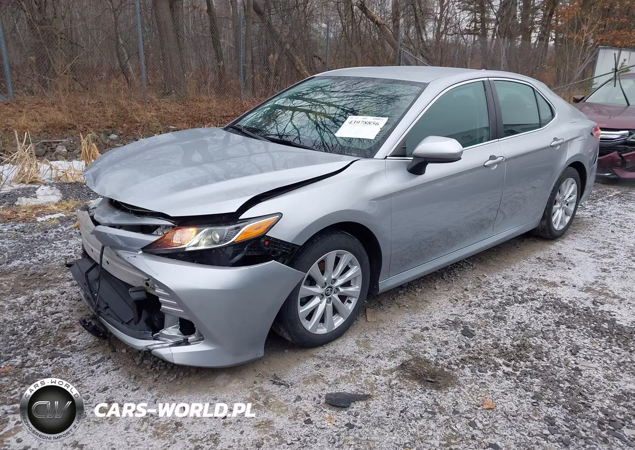 2020 Toyota Camry Le VIN:4T1C11AK3LU882628 - 2