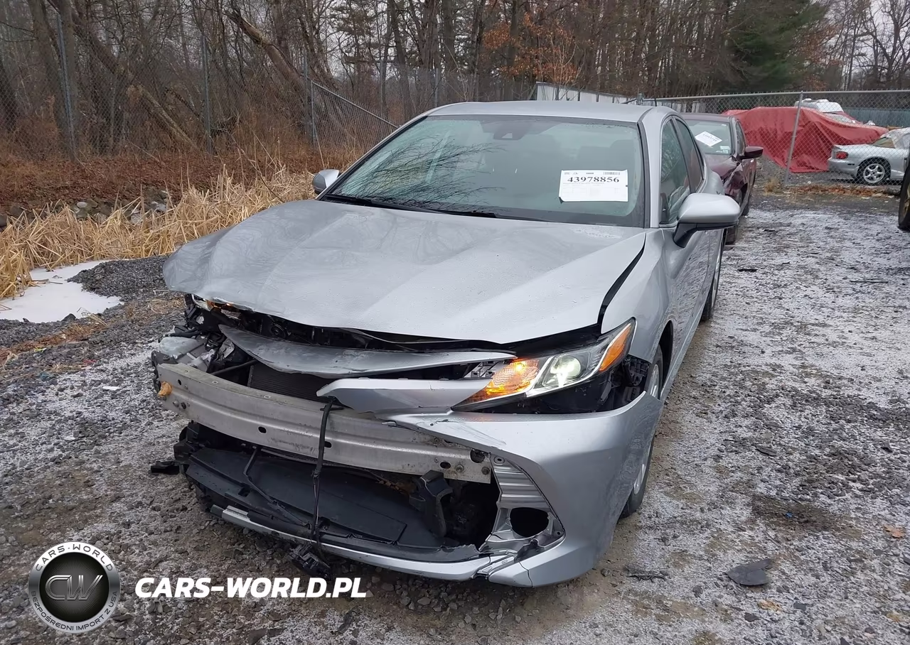 2020 Toyota Camry Le VIN:4T1C11AK3LU882628 - 6