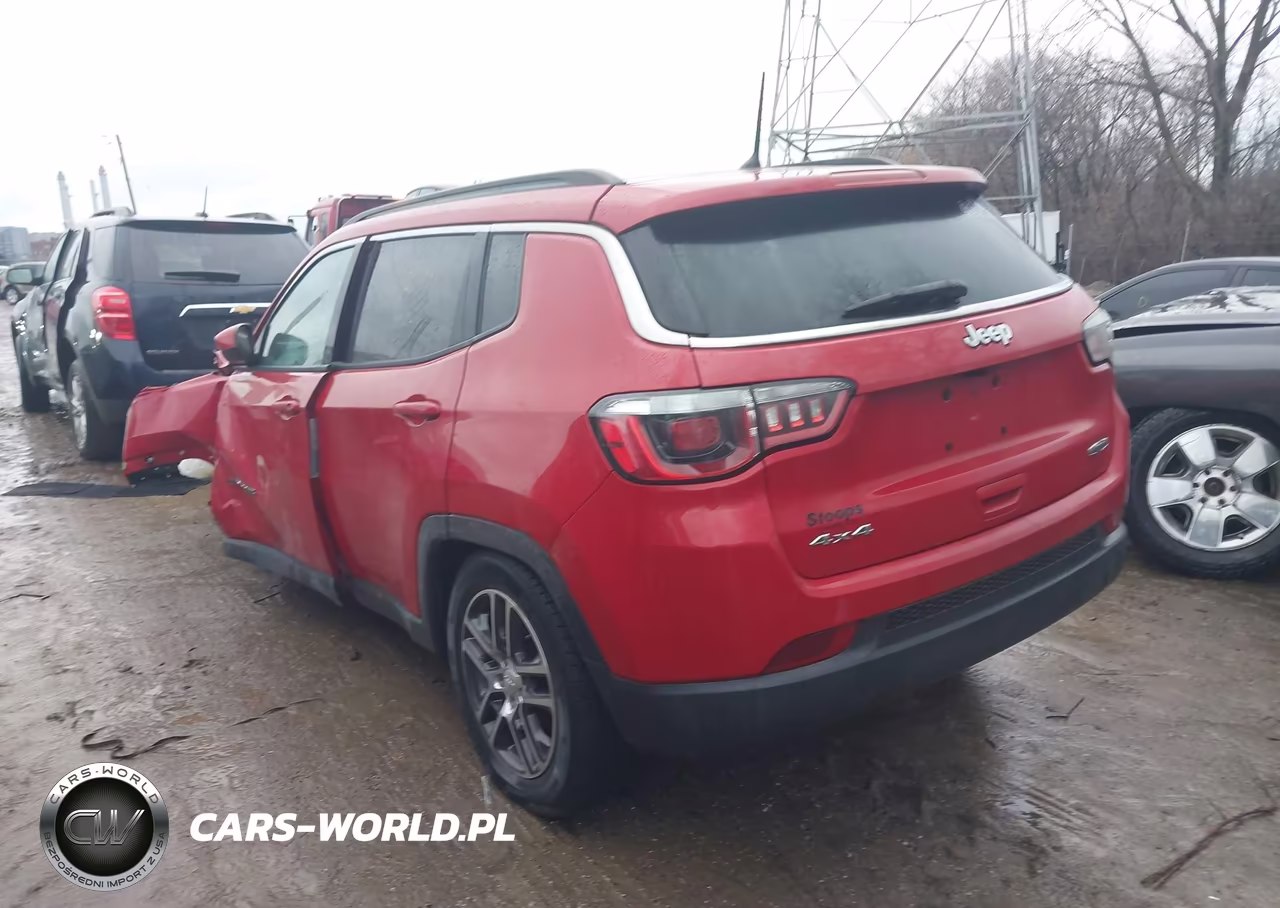 2018 Jeep Compass Latitude 4X4 VIN:3C4NJDBB3JT191636 - 3