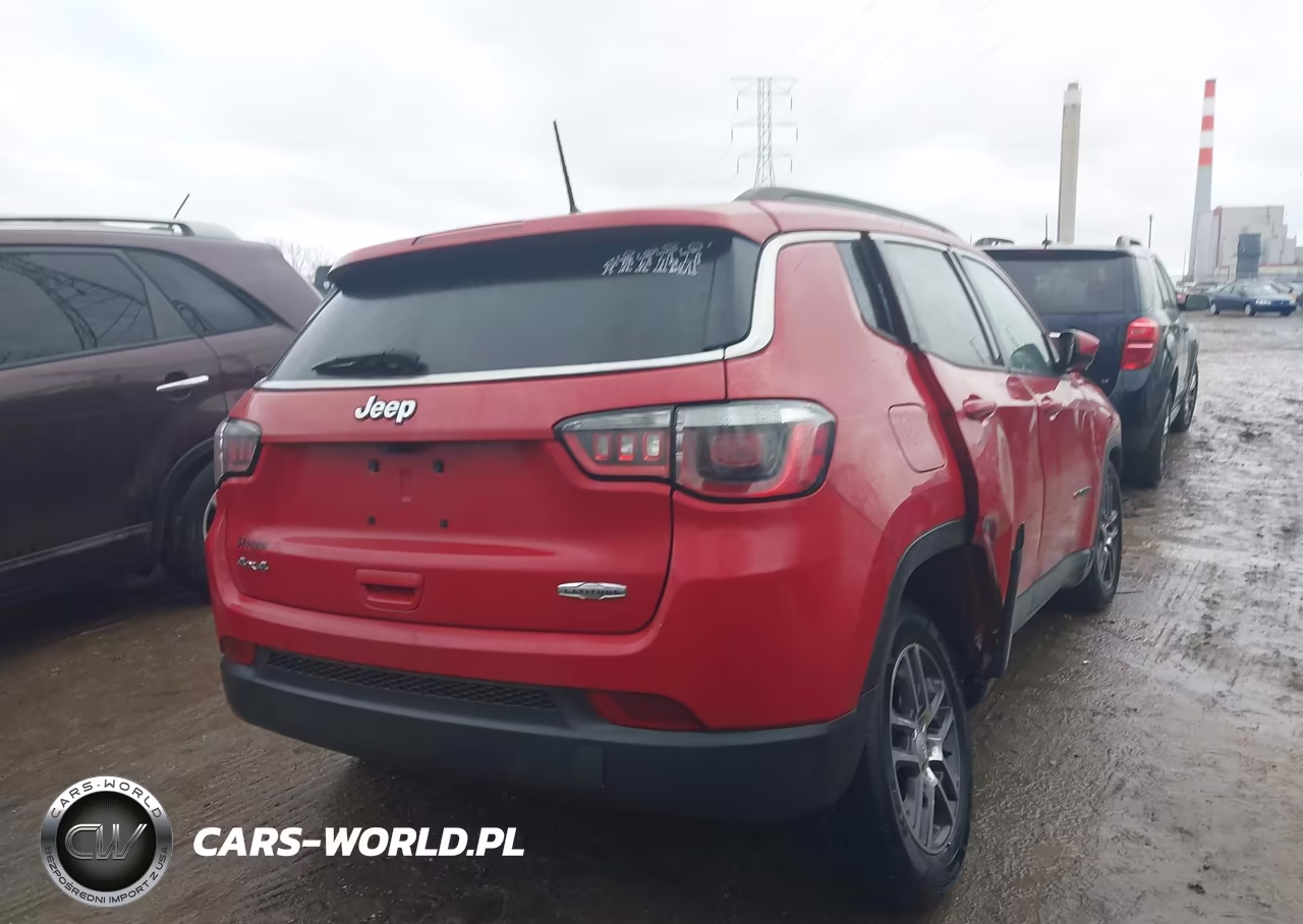 2018 Jeep Compass Latitude 4X4 VIN:3C4NJDBB3JT191636 - 4