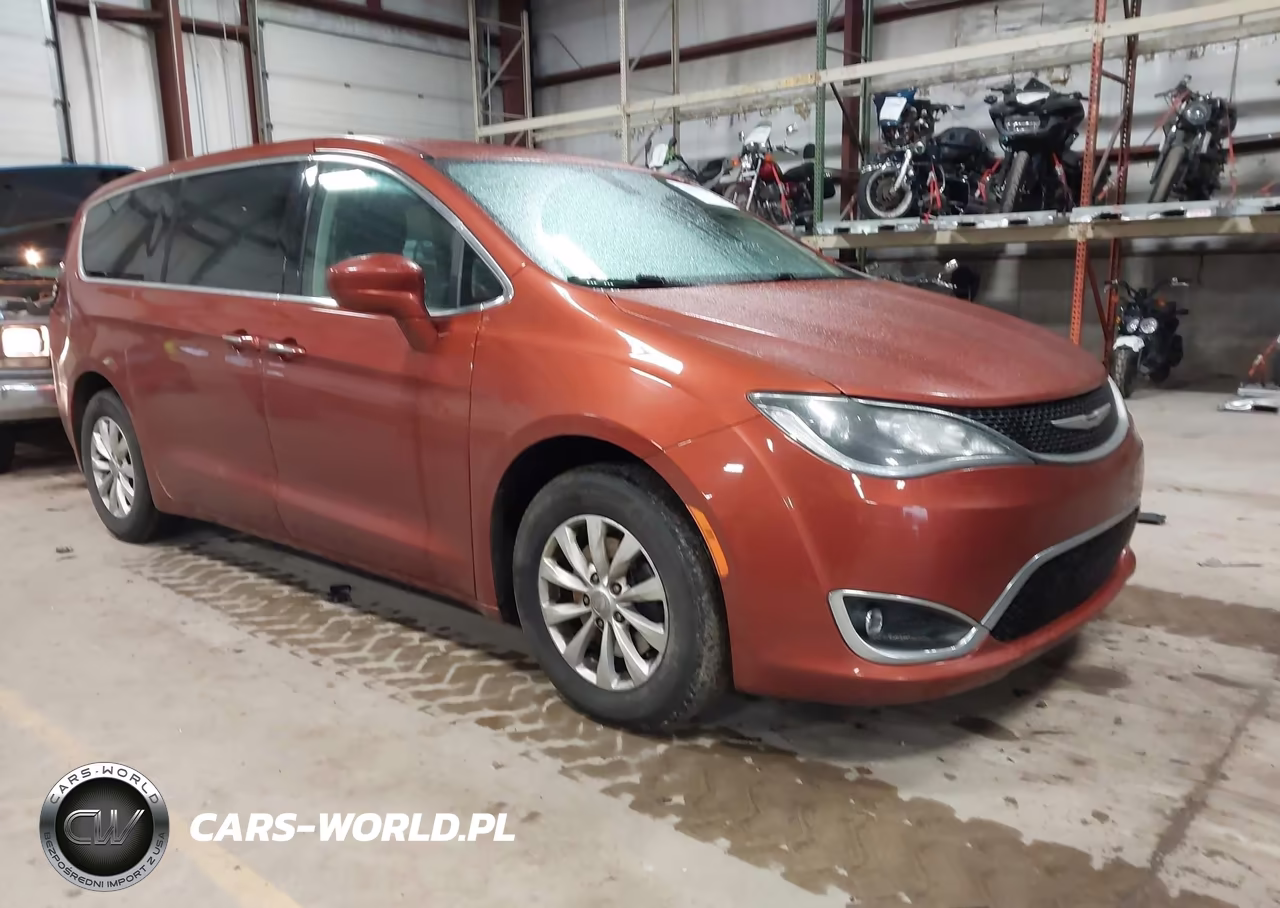 2018 Chrysler Pacifica Touring Plus – zdjęcie 1 z 16
