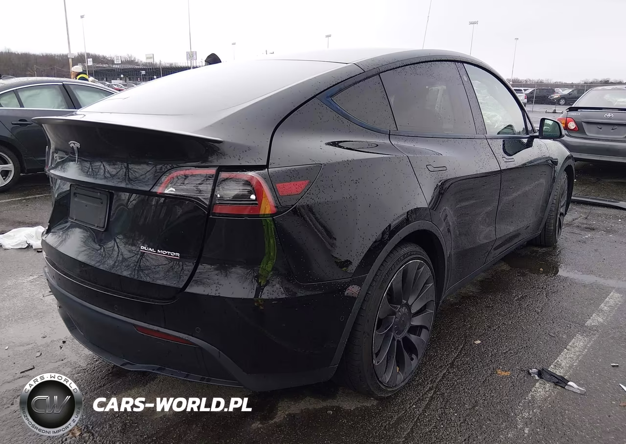 2022 Tesla Model Y Performance Dual Motor All-Wheel Drive VIN:7SAYGDEF2NF380201 - 4