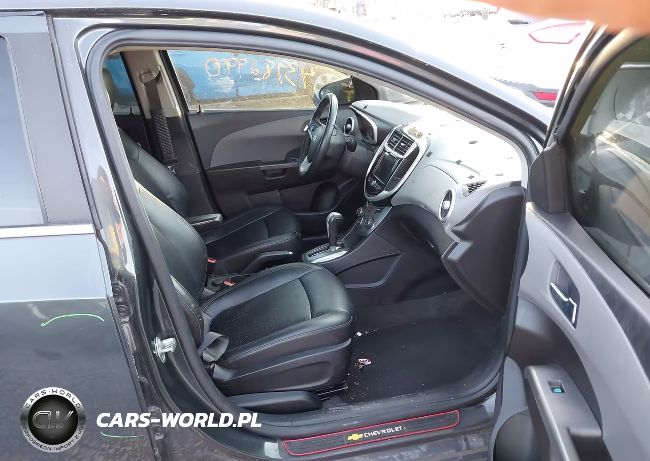 2018 Chevrolet Sonic Premier Auto VIN:1G1JF5SB4J4104377 - 5