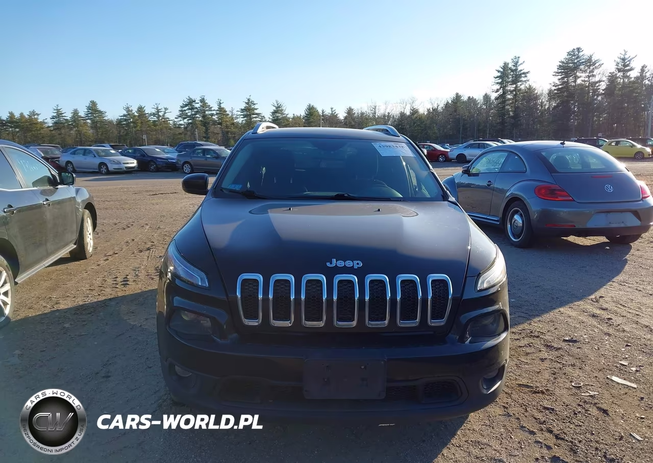 2017 Jeep Cherokee Latitude 4X4 VIN:1C4PJMCSXHW658238 - 12