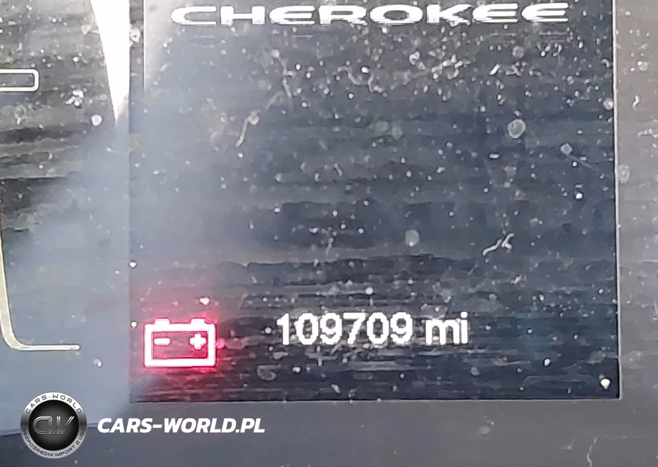2017 Jeep Cherokee Latitude 4X4 VIN:1C4PJMCSXHW658238 - 15