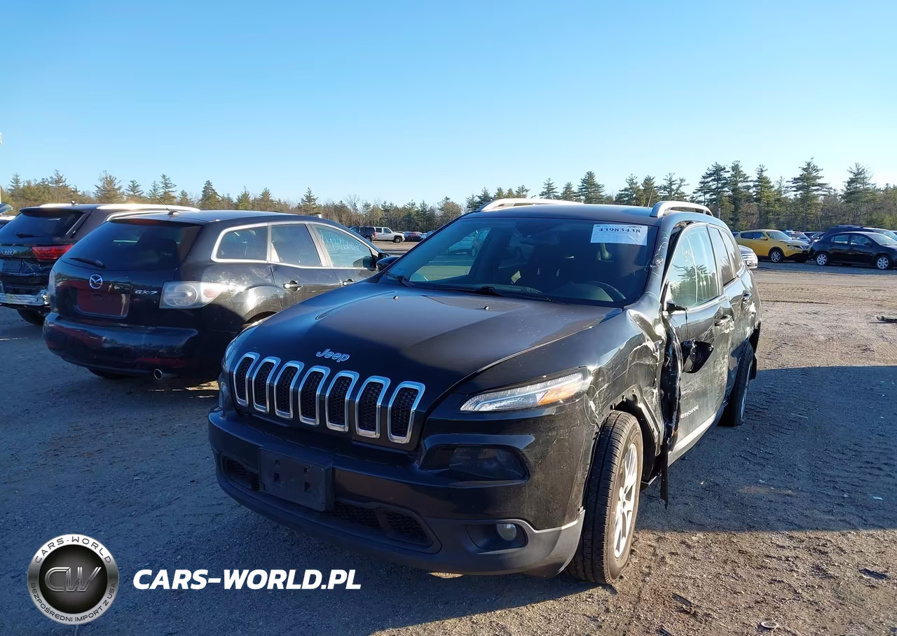 2017 Jeep Cherokee Latitude 4X4 VIN:1C4PJMCSXHW658238 - 2