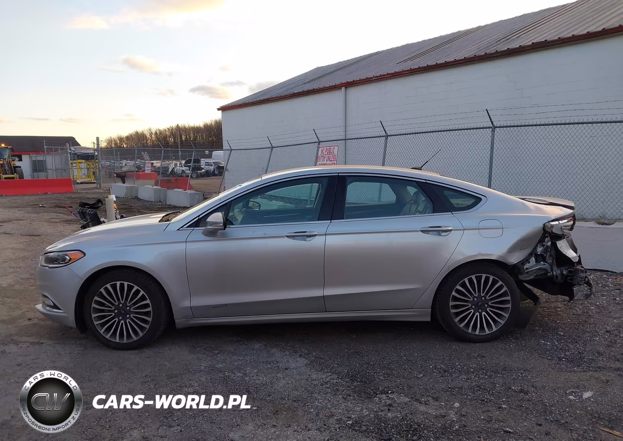 2018 Ford Fusion Hybrid Titanium VIN:3FA6P0RU2JR141025 - 14