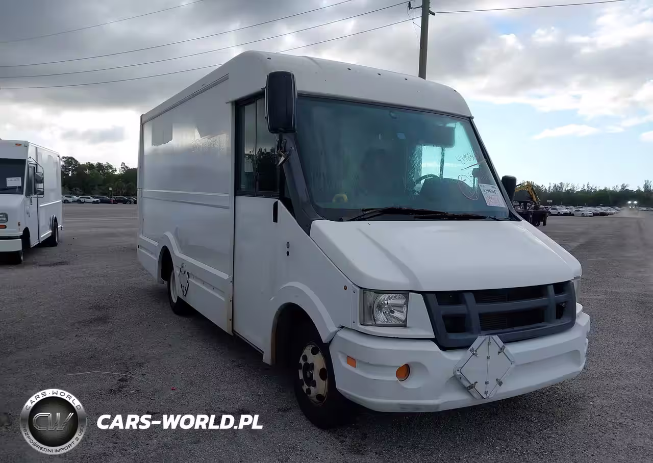 2013 Isuzu Commercial Van