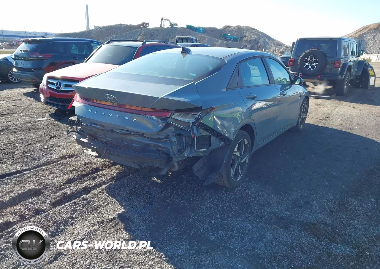 2023 Hyundai Elantra Sel VIN:KMHLS4AG5PU445942 - 4