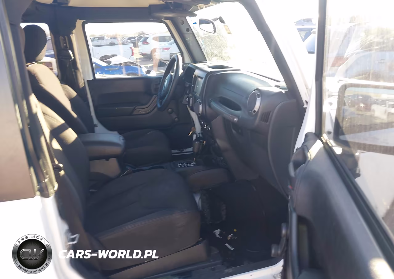 2015 Jeep Wrangler Sport VIN:1C4AJWAG4FL649579 - 5