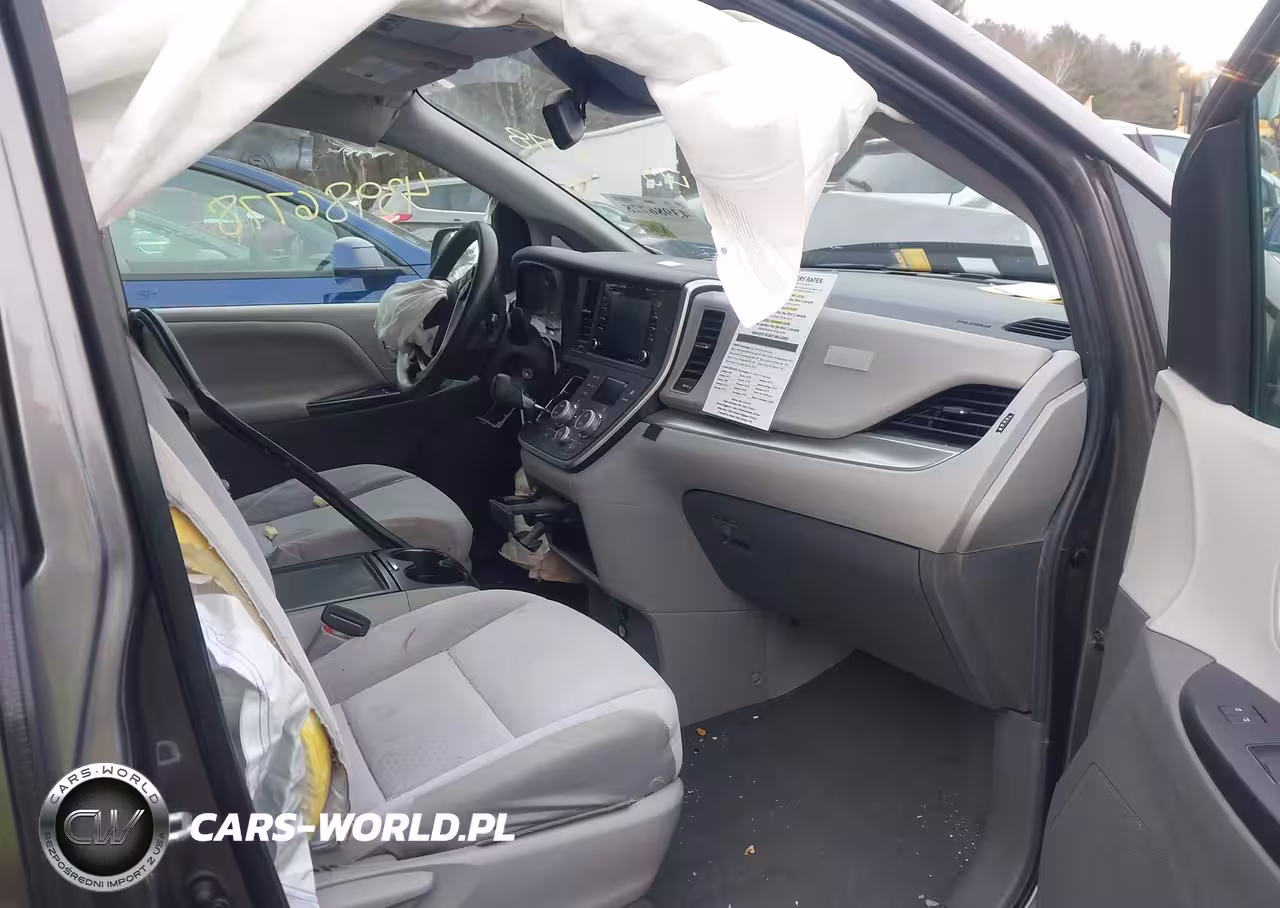 2020 Toyota Sienna Le