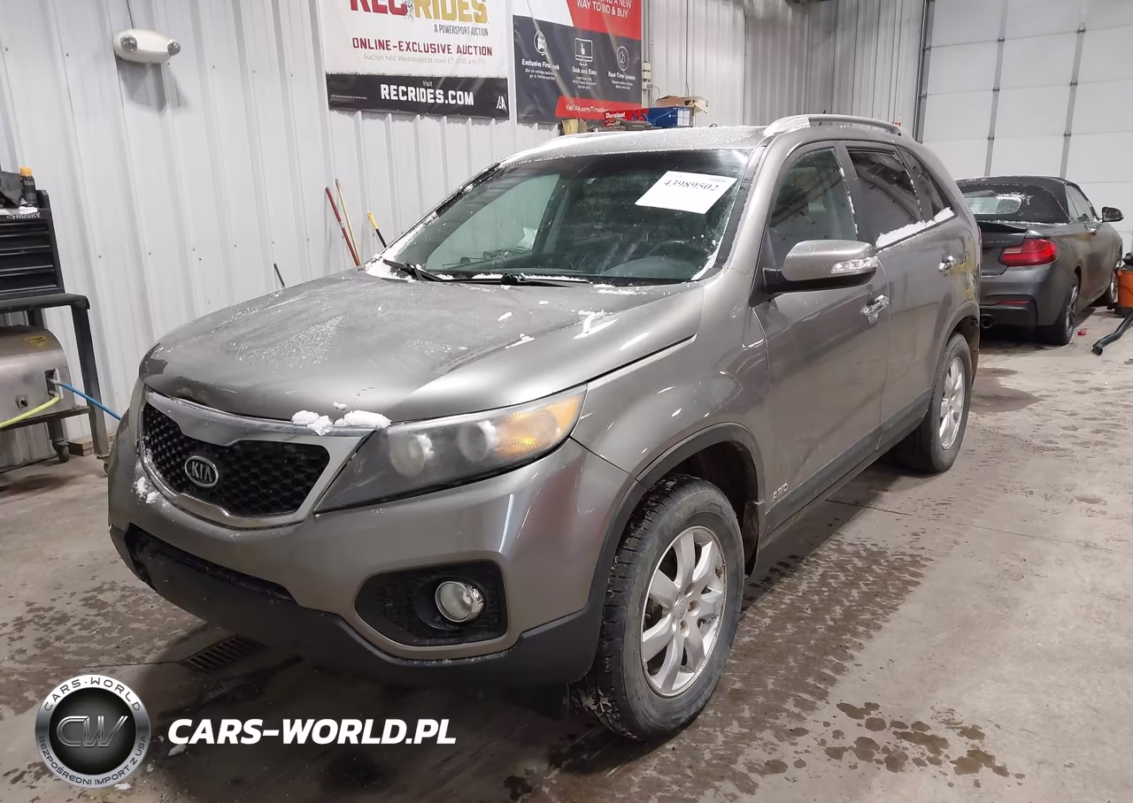 2011 Kia Sorento Lx VIN:5XYKTCA10BG166136 - 2