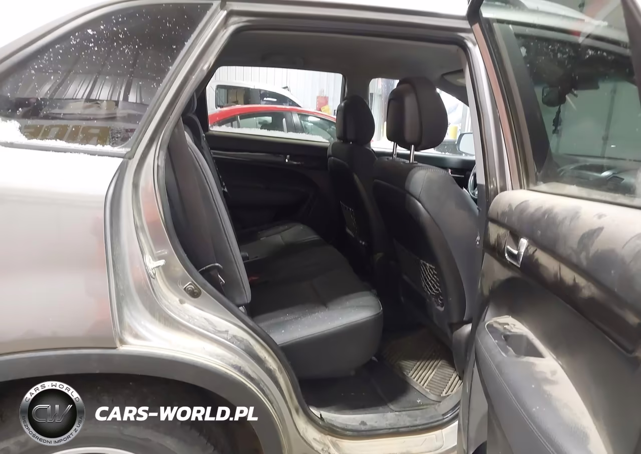 2011 Kia Sorento Lx VIN:5XYKTCA10BG166136 - 8