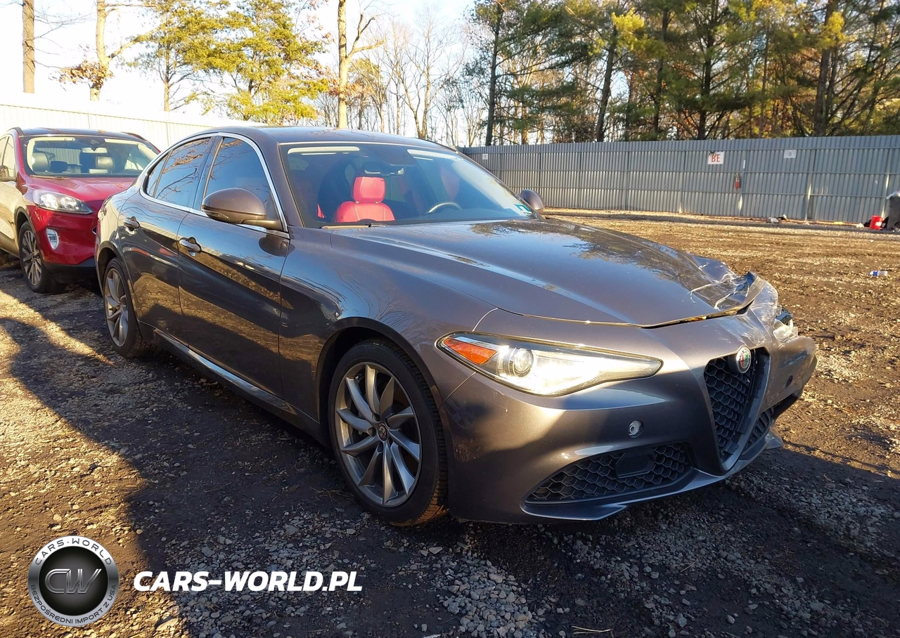 2017 Alfa Romeo Giulia Awd
