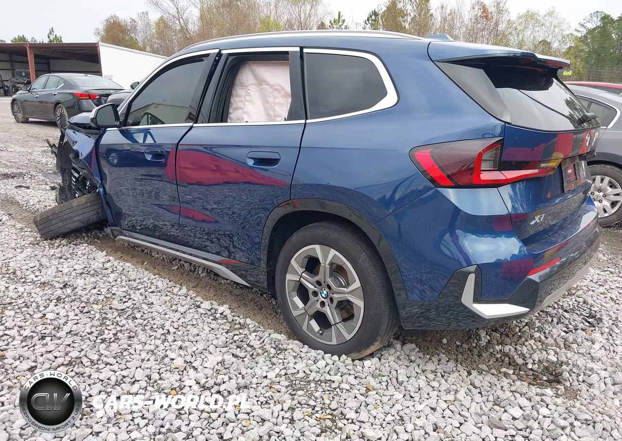 2023 BMW X1 xDrive28I VIN:WBX73EF06P5W52843 - 3