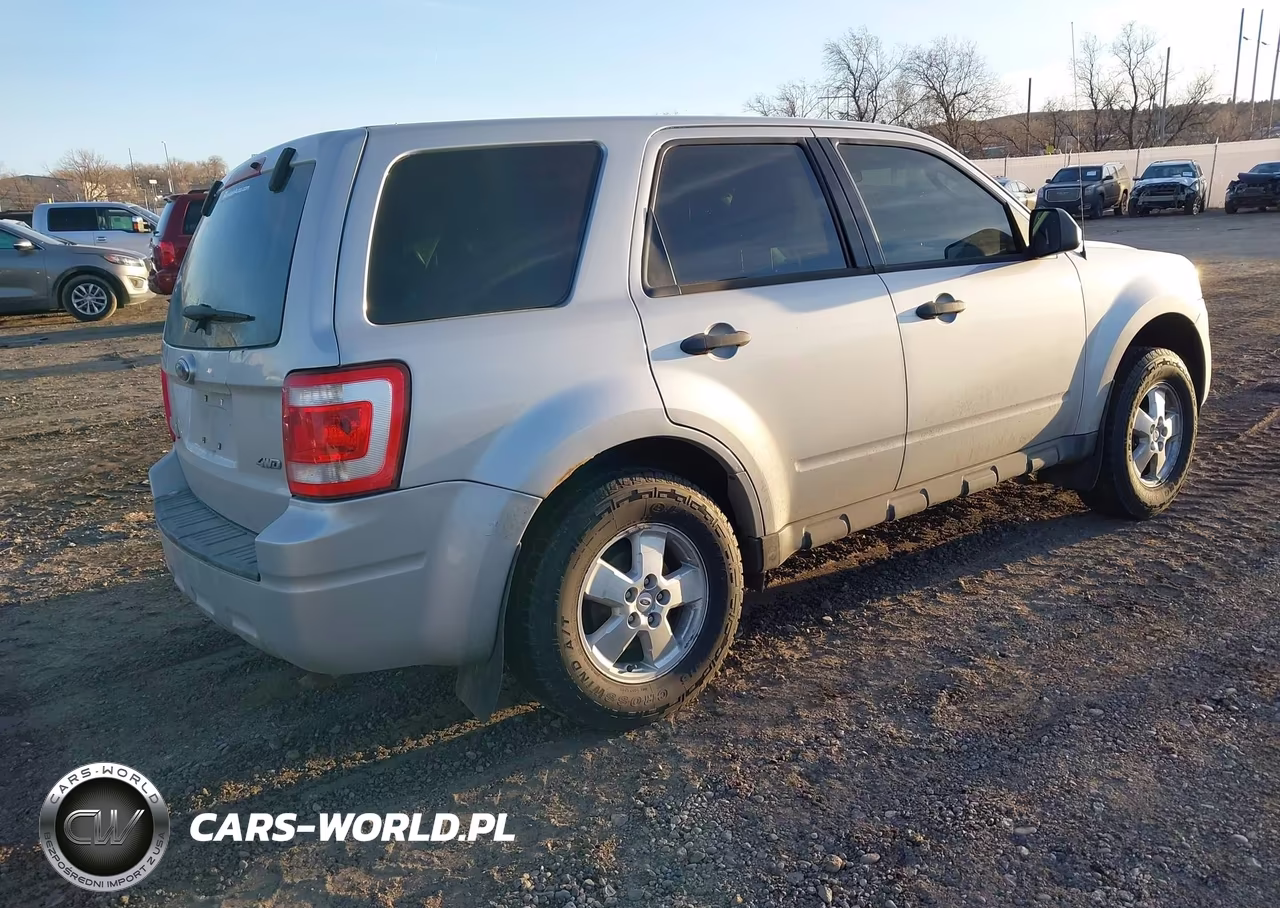 2009 Ford Escape Xls VIN:1FMCU92739KB54618 - 4