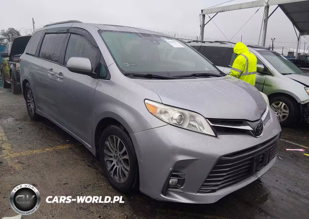 2018 Toyota Sienna Xle 8 Passenger