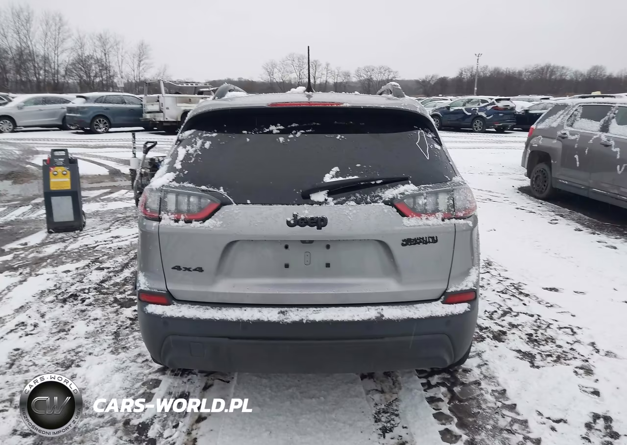 2019 Jeep Cherokee Altitude 4X4 VIN:1C4PJMLB3KD401165 - 16
