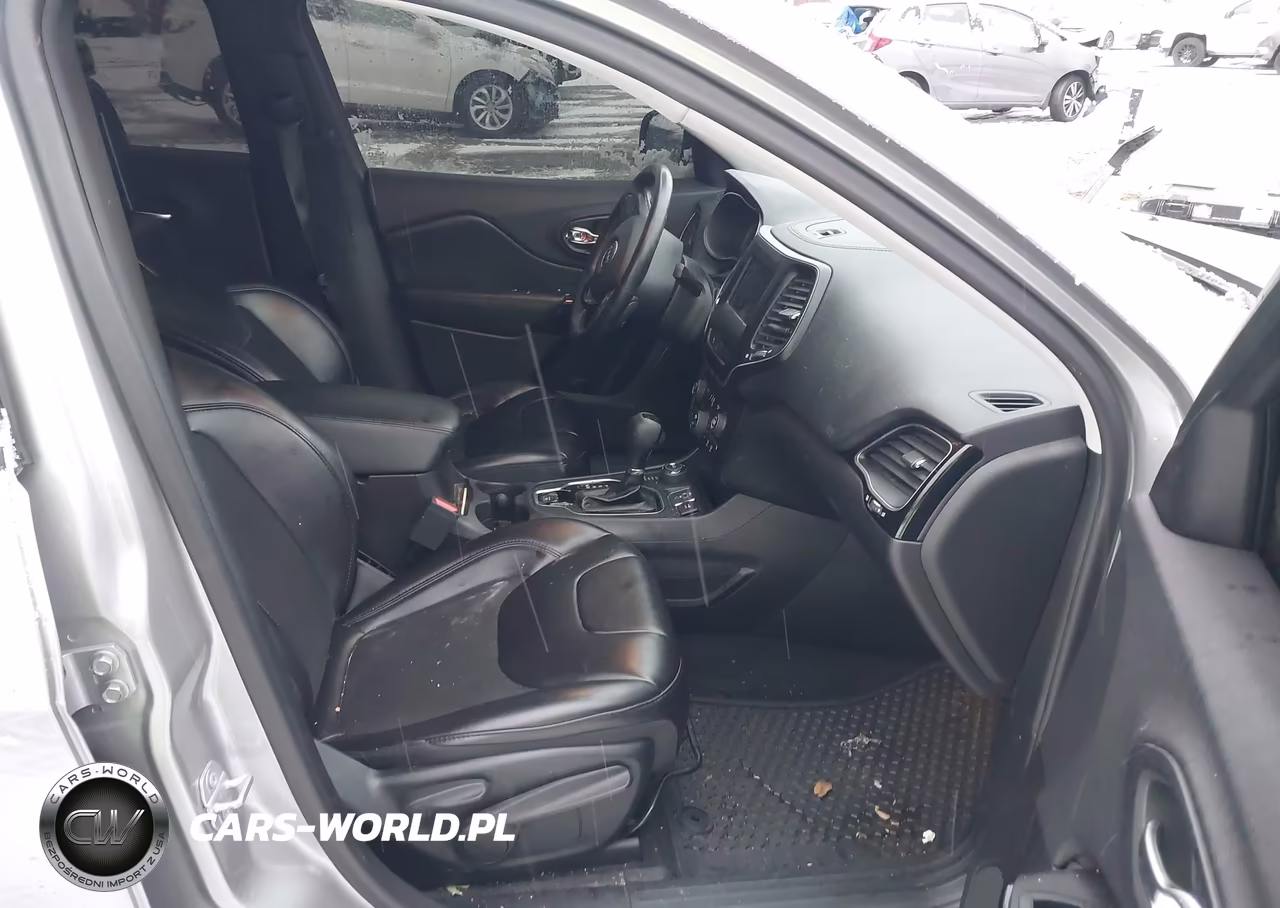 2019 Jeep Cherokee Altitude 4X4 VIN:1C4PJMLB3KD401165 - 5