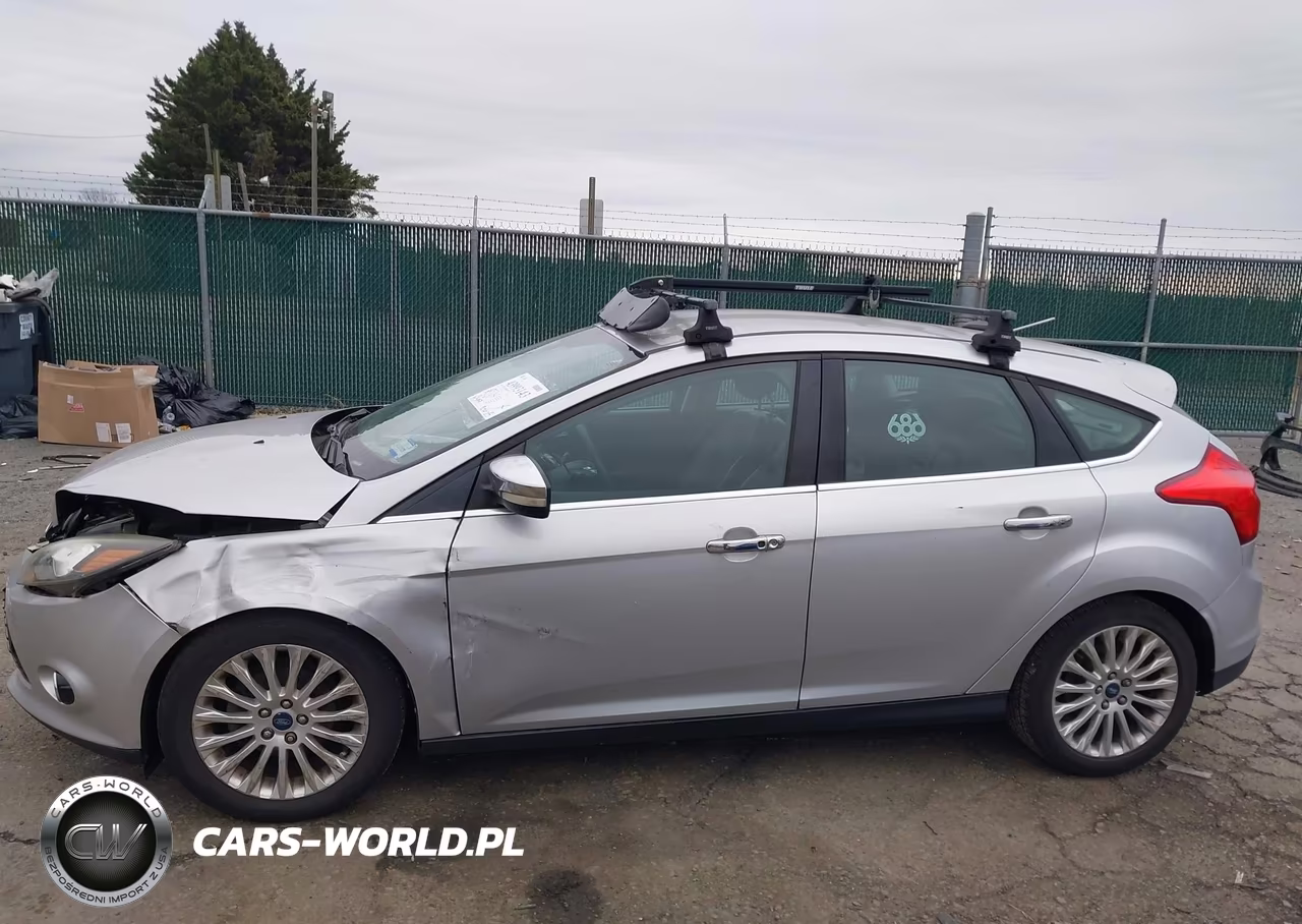 2012 Ford Focus Titanium VIN:1FAHP3N26CL308955 - 14