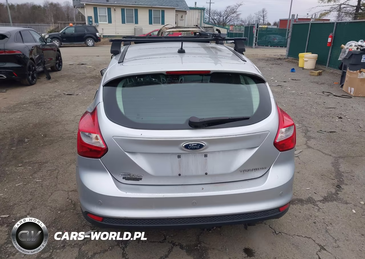 2012 Ford Focus Titanium VIN:1FAHP3N26CL308955 - 16