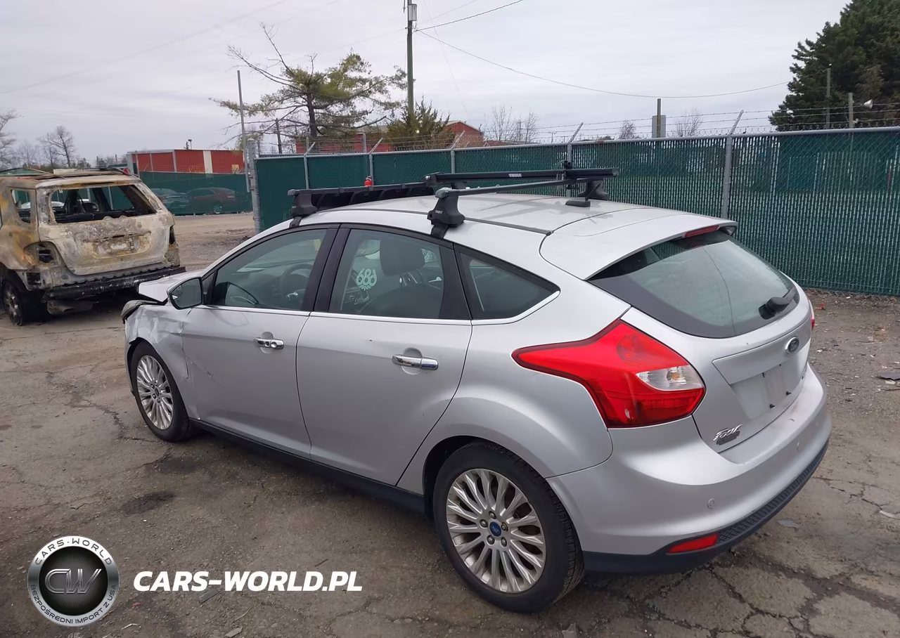2012 Ford Focus Titanium VIN:1FAHP3N26CL308955 - 3