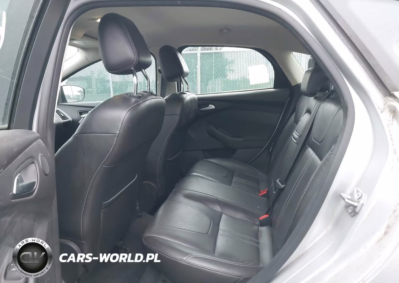 2012 Ford Focus Titanium VIN:1FAHP3N26CL308955 - 8