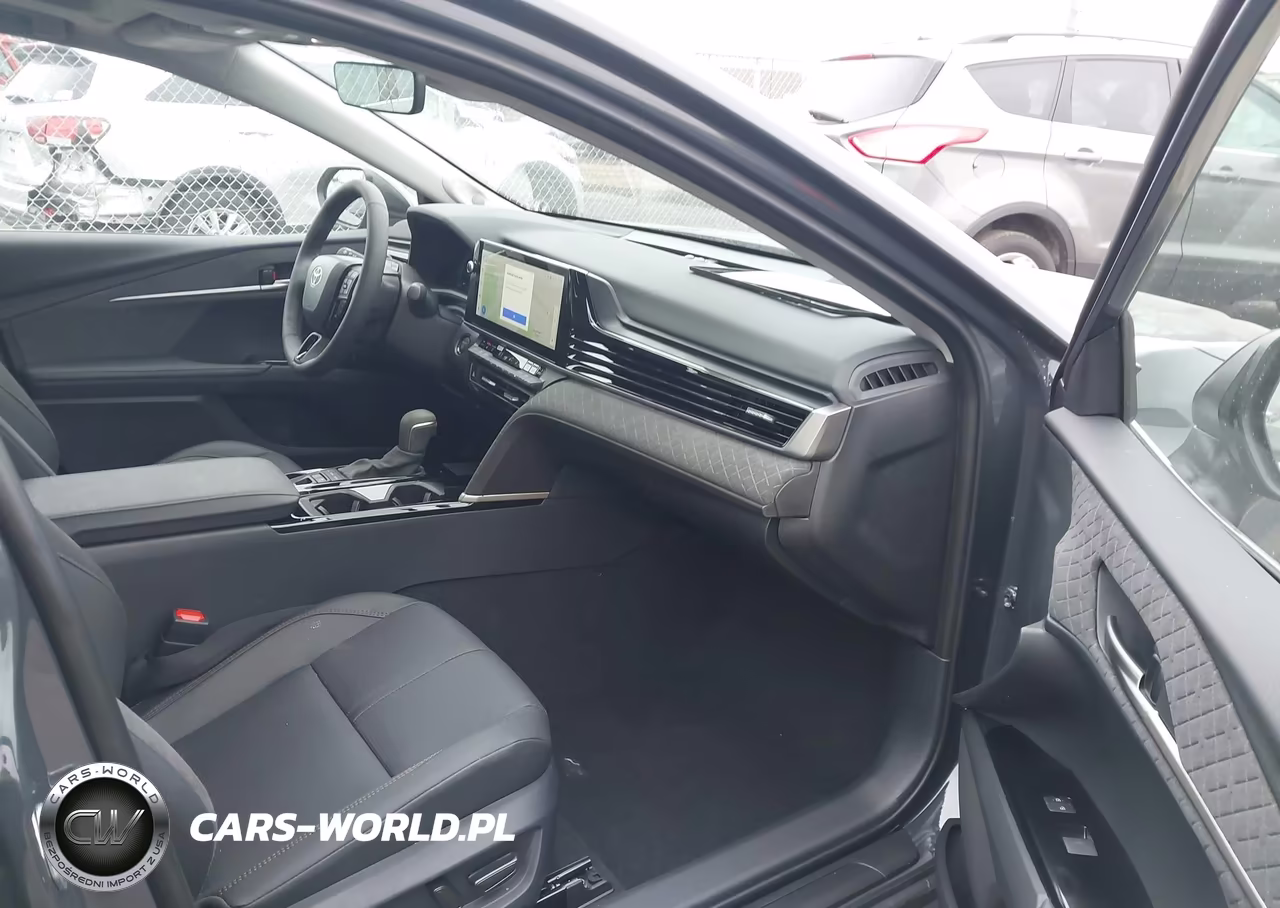 2026 Toyota Camry Xle VIN:4T1DBADK4TU548198 - 5