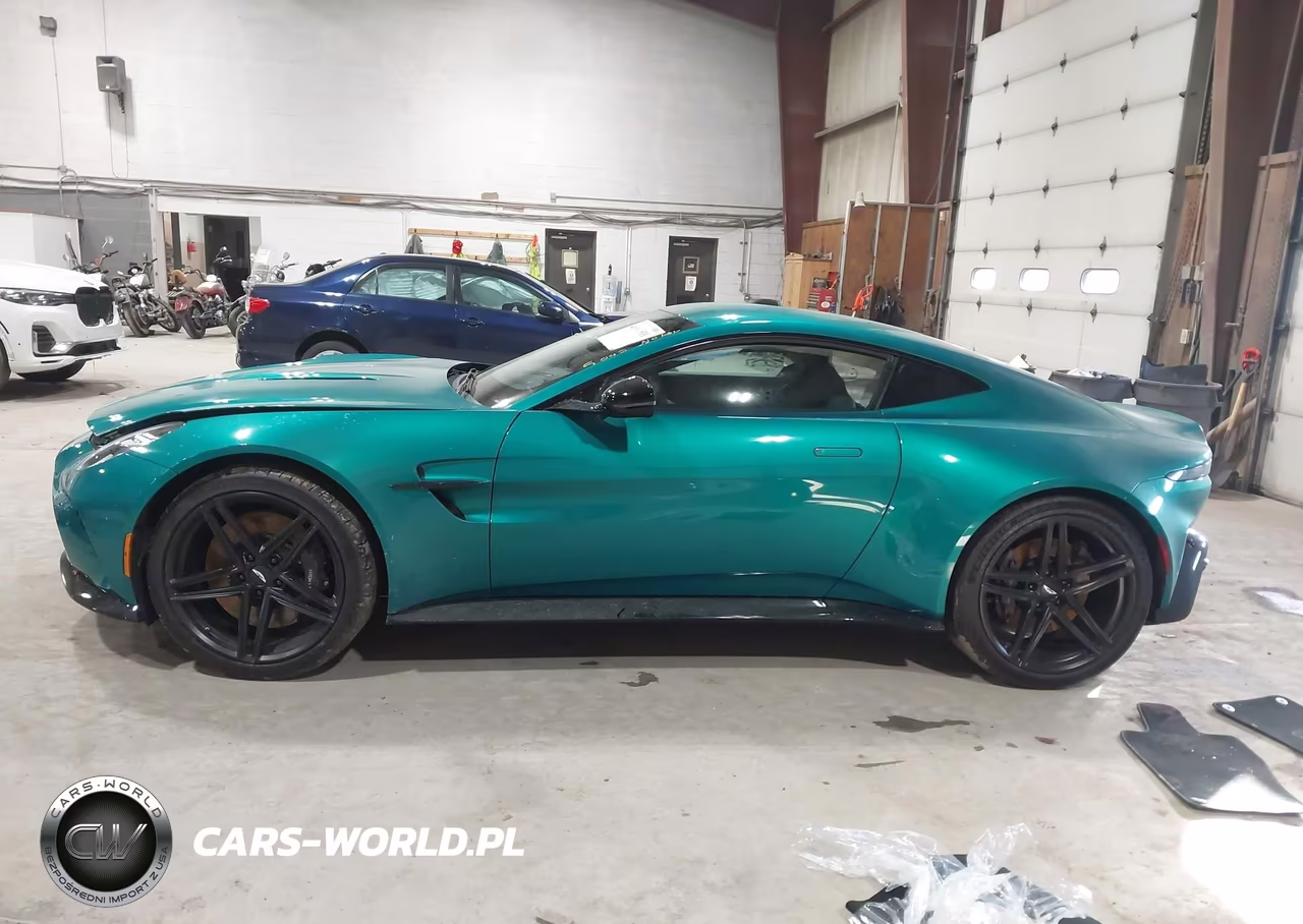2025 Aston Martin Vantage VIN:SCFSMGFW5SGN10079 - 13