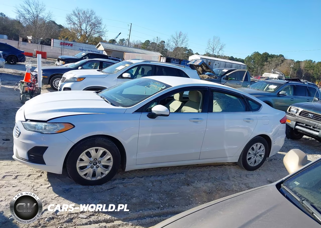 2019 Ford Fusion S VIN:3FA6P0G77KR159700 - 14
