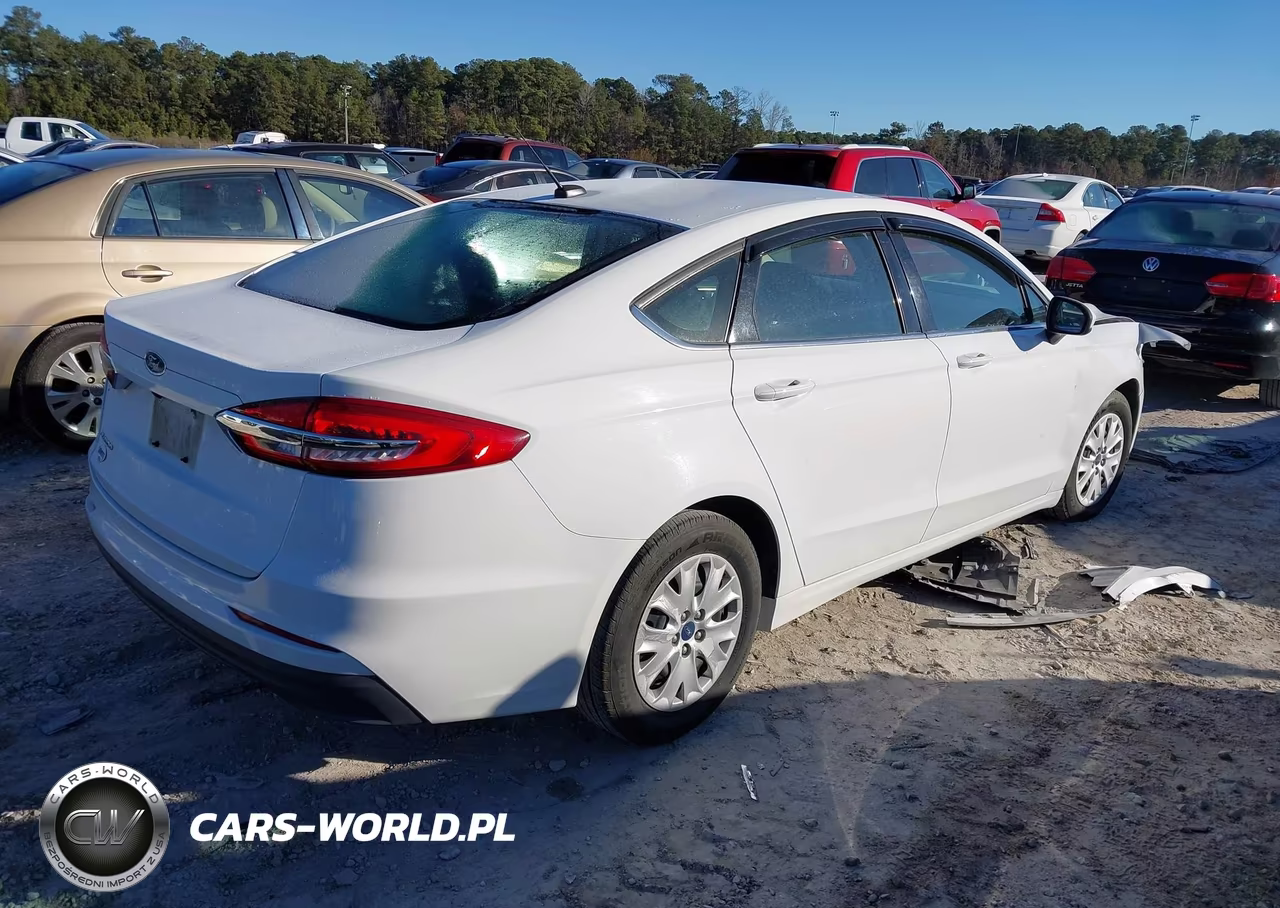 2019 Ford Fusion S VIN:3FA6P0G77KR159700 - 4