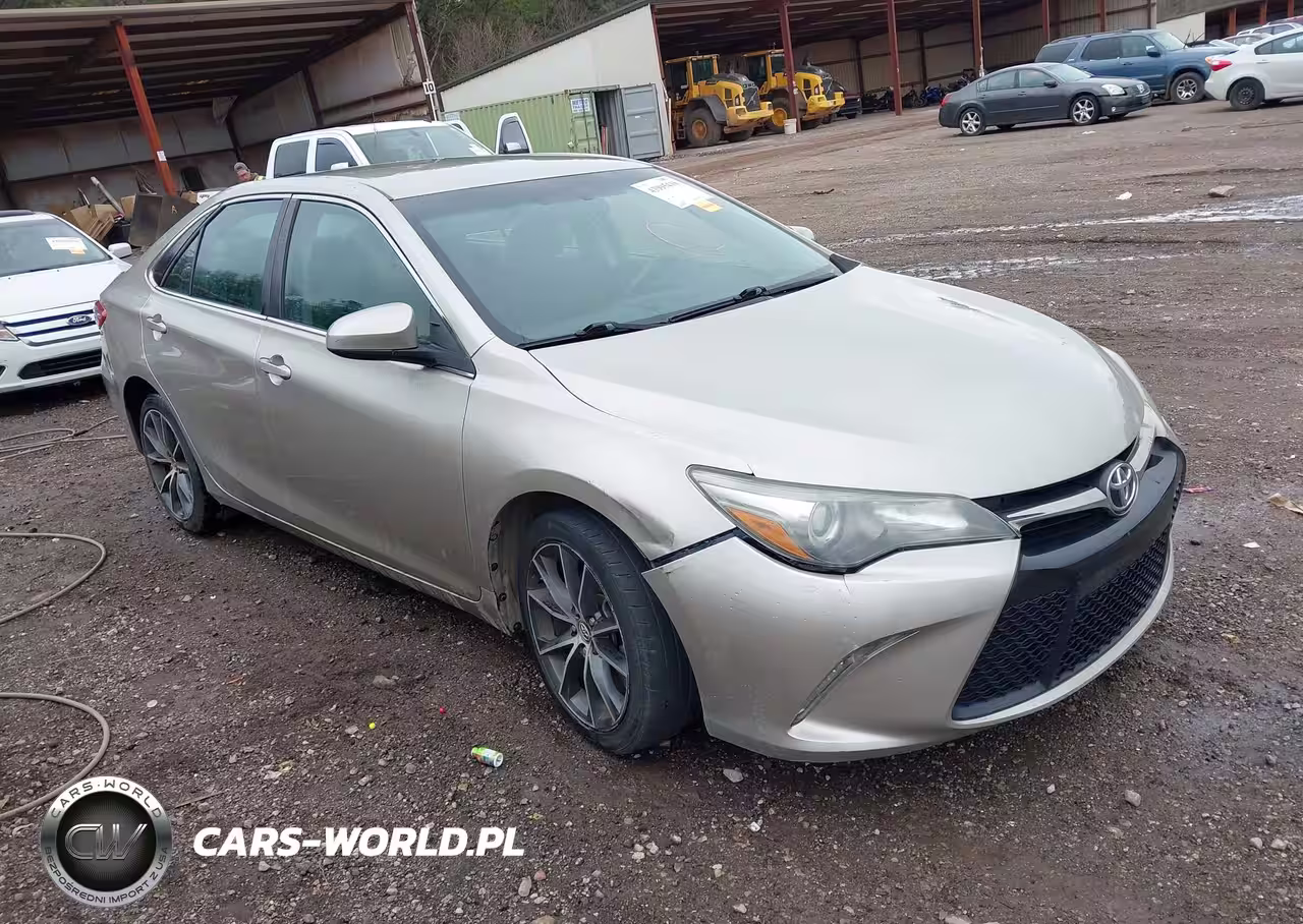 2016 Toyota Camry Xse