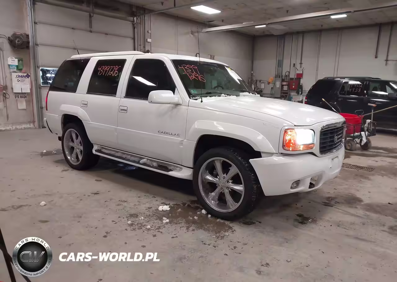 2000 Cadillac Escalade Standard