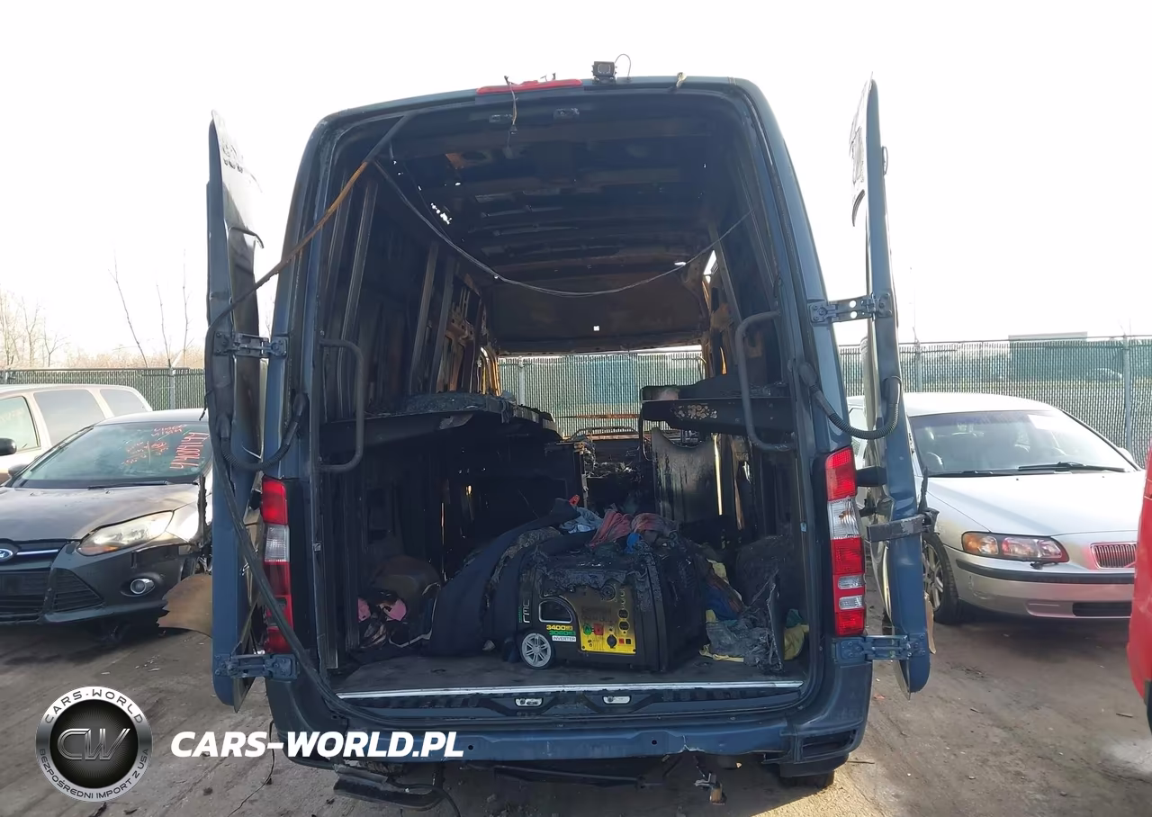 2018 Mercedes-Benz Sprinter 2500 Standard Roof V6 VIN:WD3PE7CD8JP643190 - 15