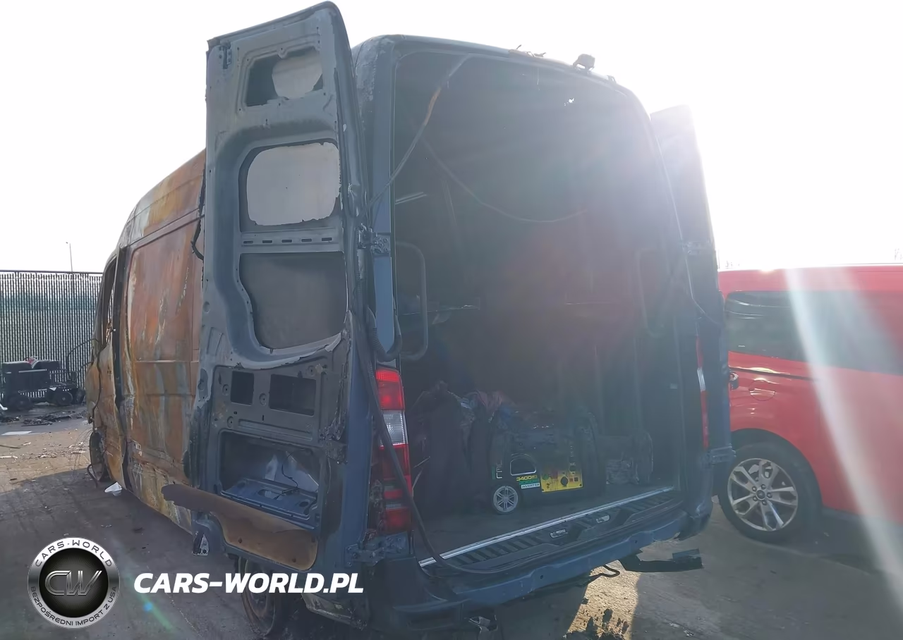 2018 Mercedes-Benz Sprinter 2500 Standard Roof V6 VIN:WD3PE7CD8JP643190 - 3