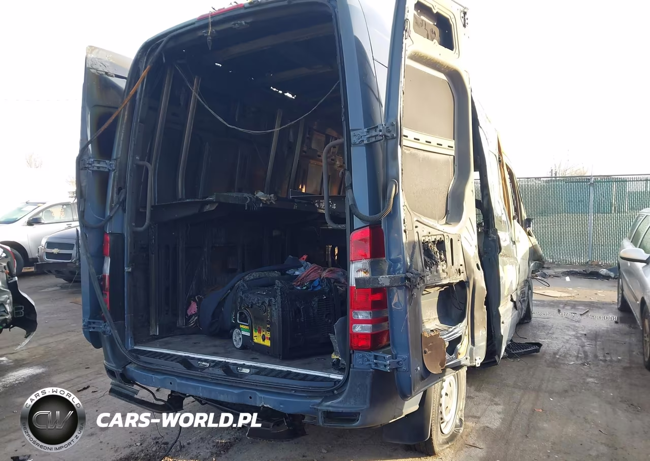2018 Mercedes-Benz Sprinter 2500 Standard Roof V6 VIN:WD3PE7CD8JP643190 - 4