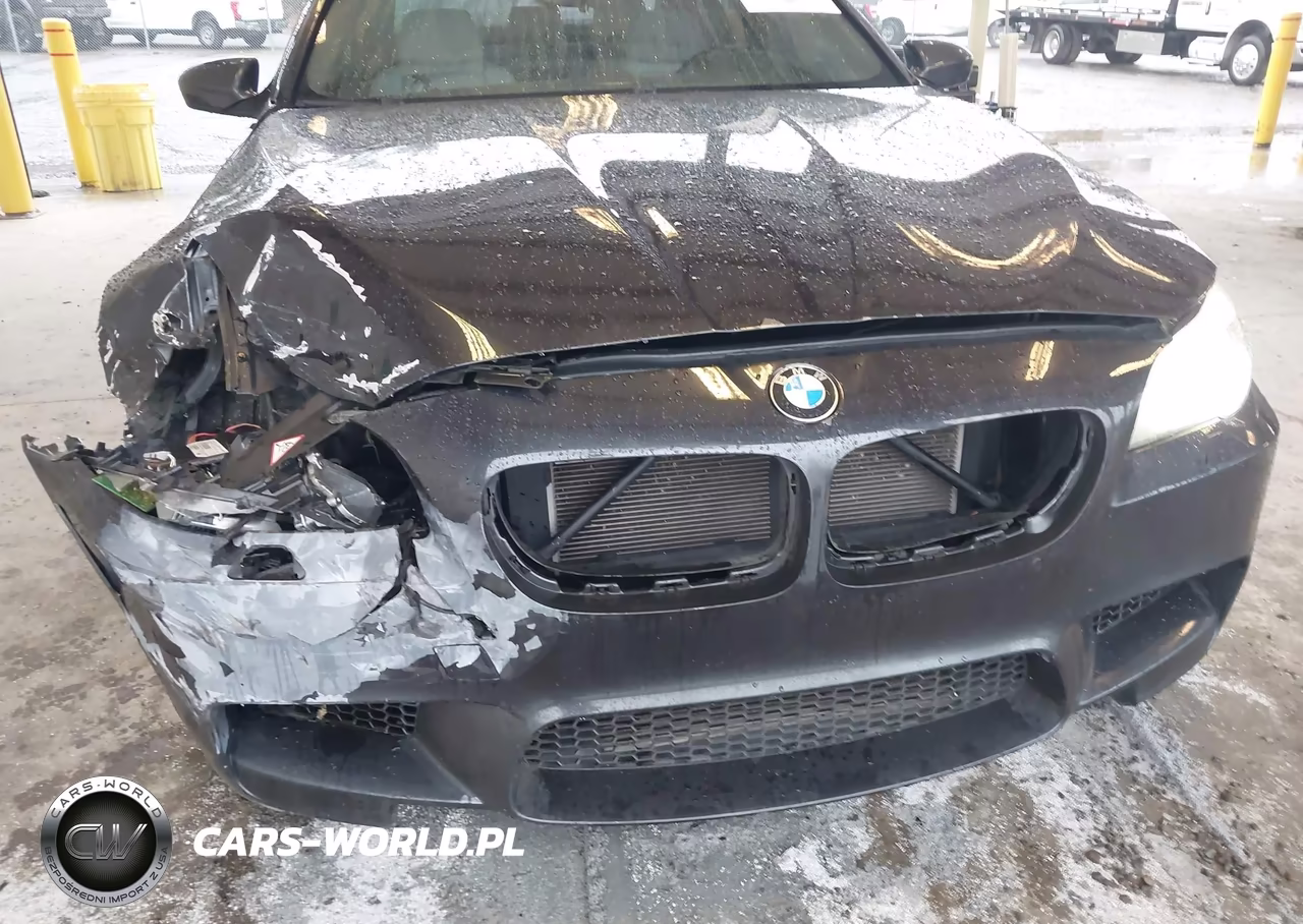 2013 BMW M5 VIN:WBSFV9C51DD096381 - 6
