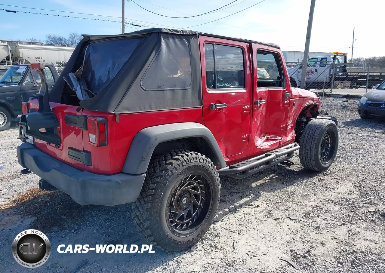 2010 Jeep Wrangler Unlimited Sport VIN:1J4BA3H11AL101448 - 4