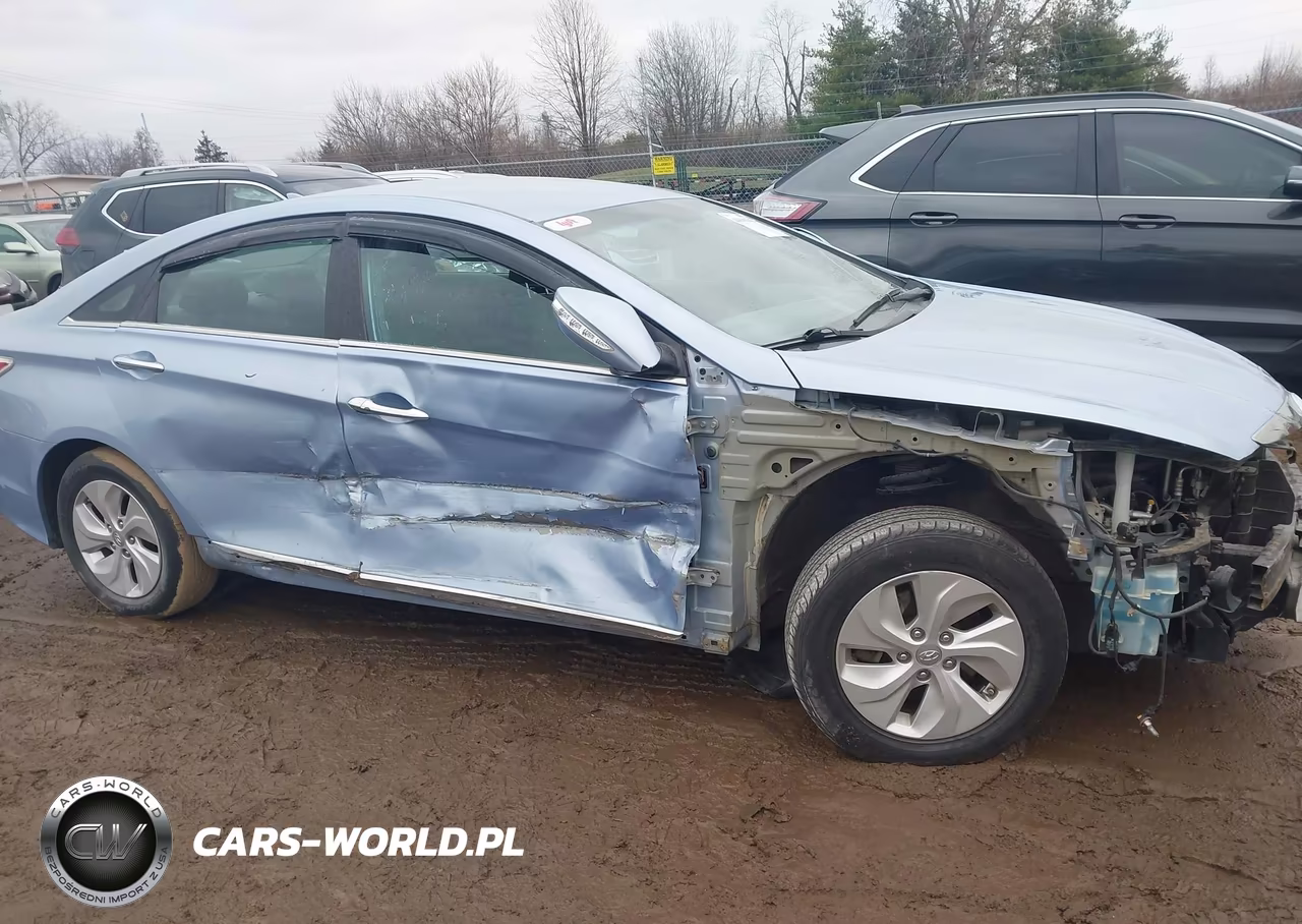 2015 Hyundai Sonata Hybrid VIN:KMHEC4A49FA126961 - 14
