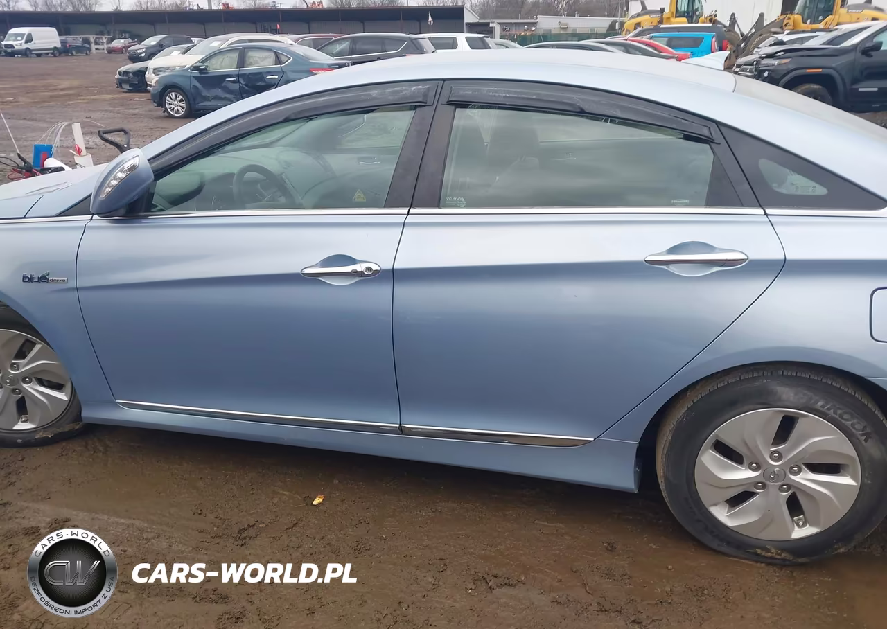 2015 Hyundai Sonata Hybrid VIN:KMHEC4A49FA126961 - 15