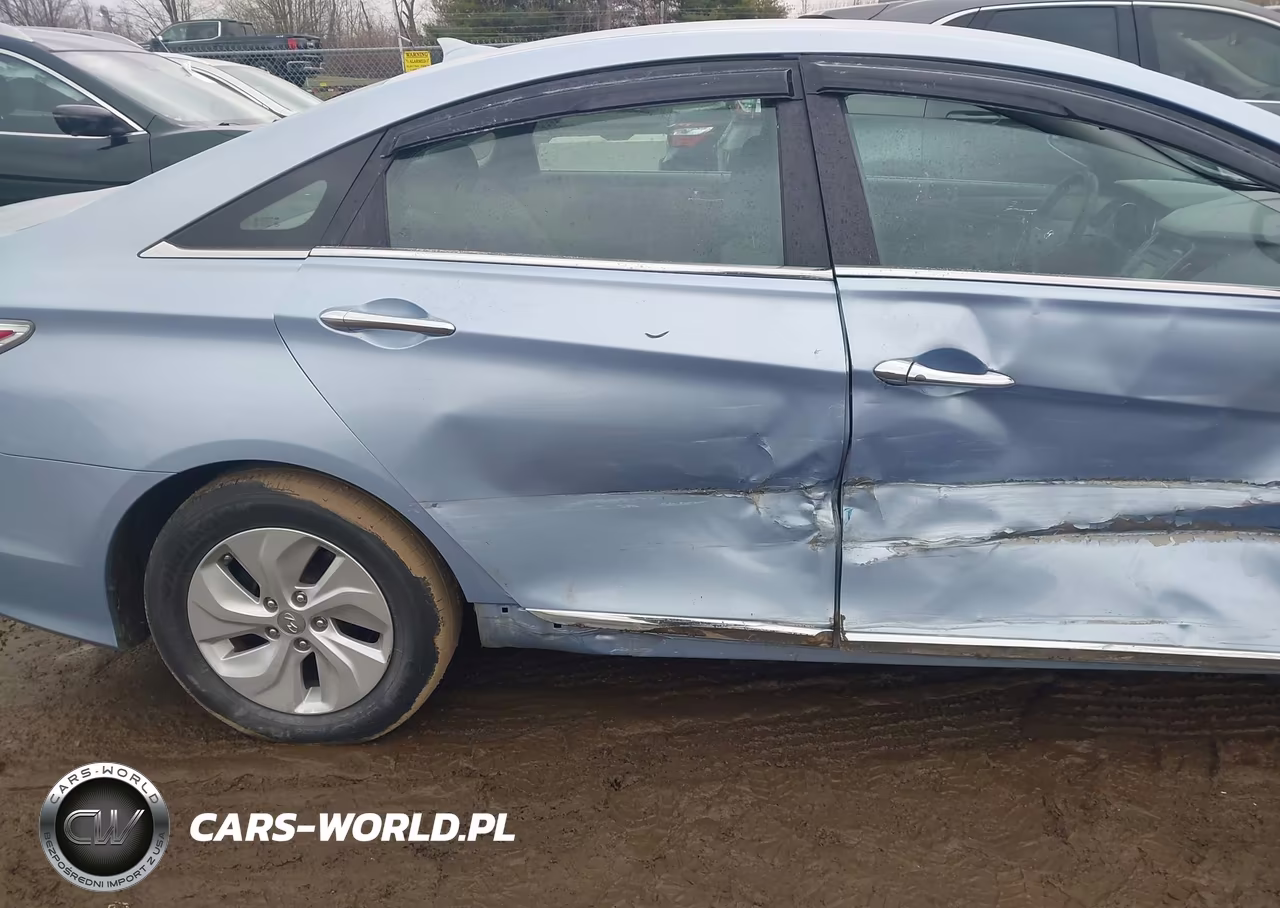 2015 Hyundai Sonata Hybrid VIN:KMHEC4A49FA126961 - 21
