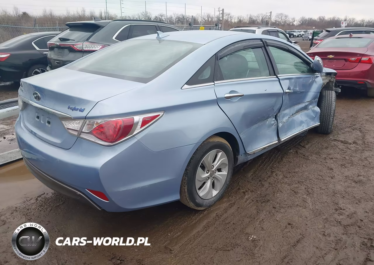 2015 Hyundai Sonata Hybrid VIN:KMHEC4A49FA126961 - 4
