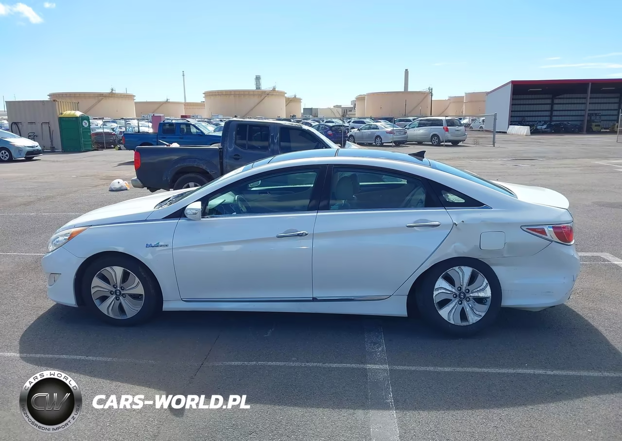 2015 Hyundai Sonata Hybrid Limited VIN:KMHEC4A42FA136392 - 14
