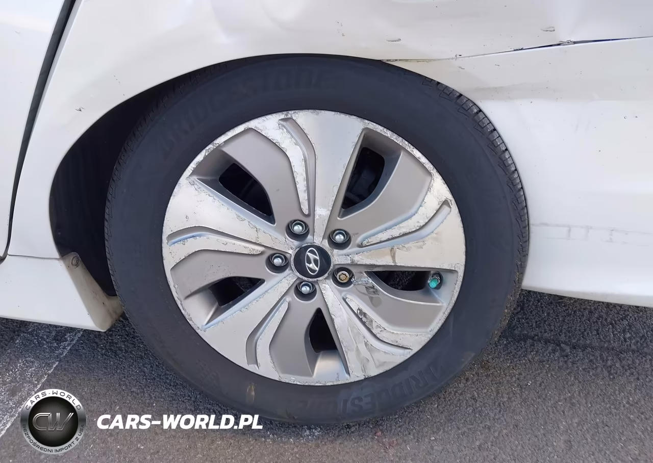 2015 Hyundai Sonata Hybrid Limited VIN:KMHEC4A42FA136392 - 17