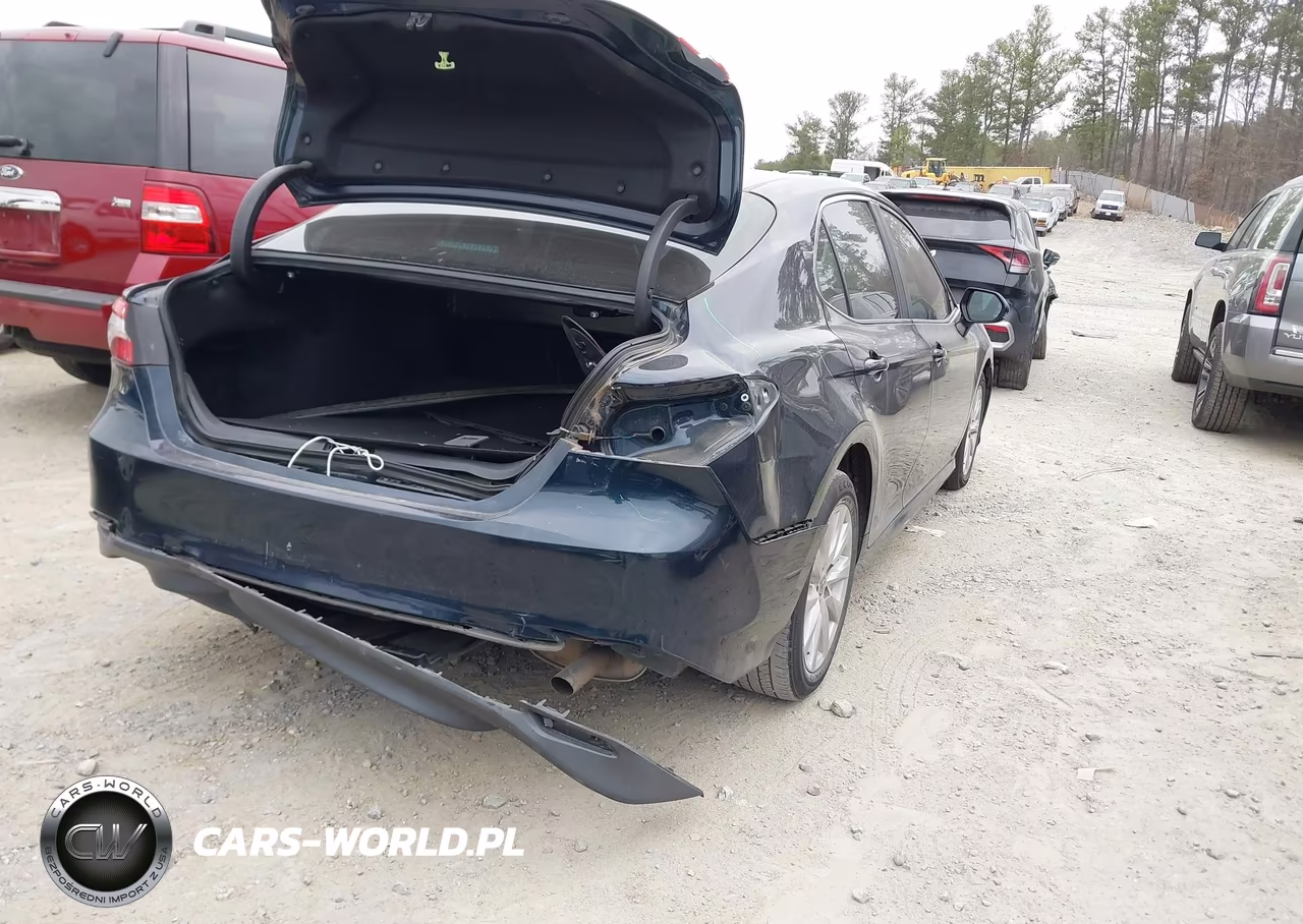 2020 Toyota Camry Le VIN:4T1C11AK9LU984581 - 4