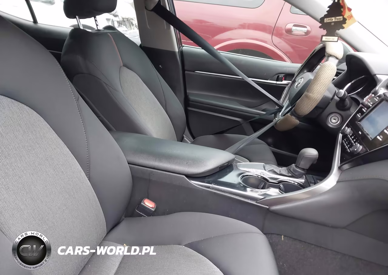 2020 Toyota Camry Le VIN:4T1C11AK9LU984581 - 5