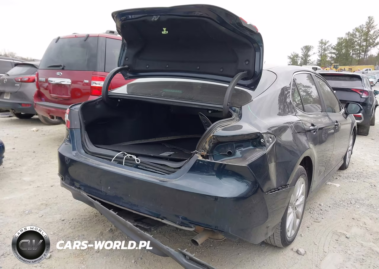 2020 Toyota Camry Le VIN:4T1C11AK9LU984581 - 6