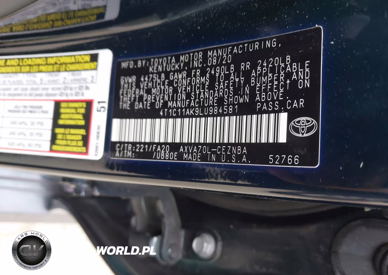 2020 Toyota Camry Le VIN:4T1C11AK9LU984581 - 9